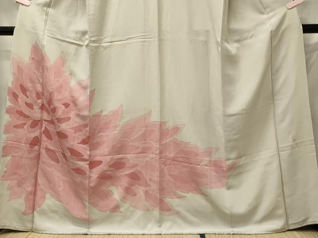 Kimono 豪華色留袖　作家物　舞花文　金彩　正絹